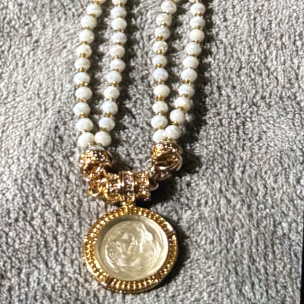 Kirks Folly Gold and White Beaded Necklace